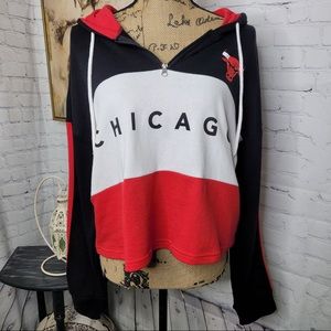 NBA Chicago Bulls hooded cropped sweater